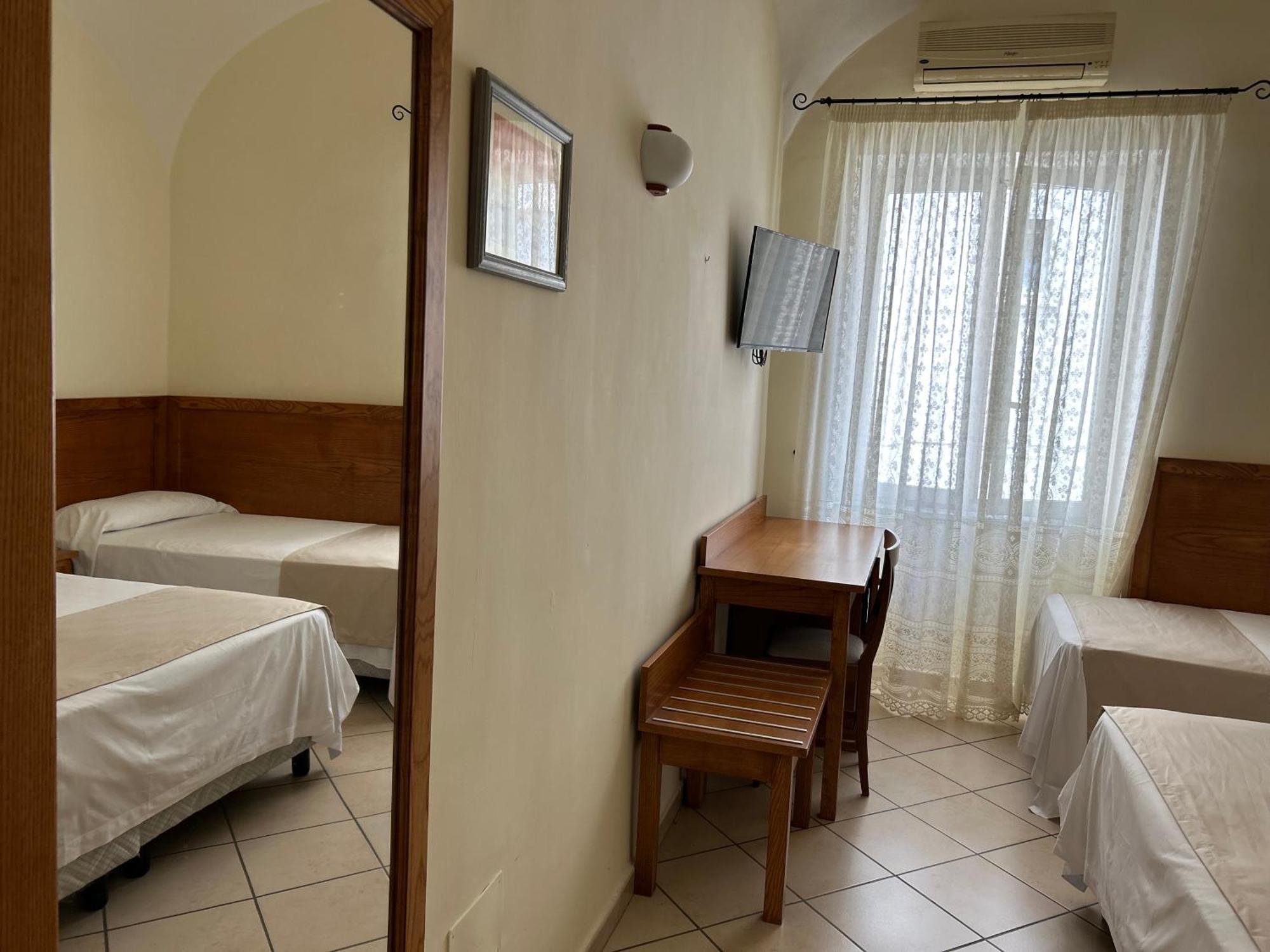 Hotel Da Raffaele 이스키아 객실 사진